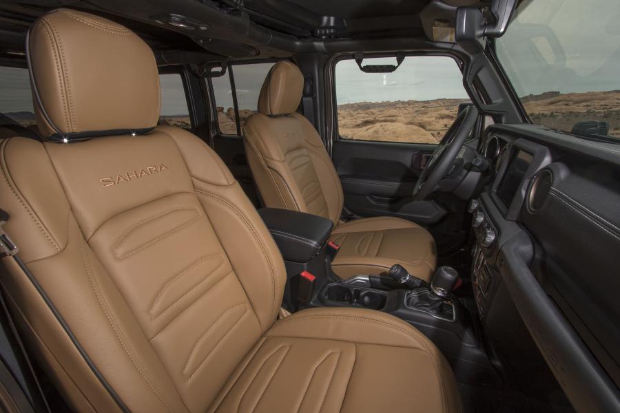 Интерьер Jeep J-Wagon Concept (JL) 2018 года  (фото 10 из 32)